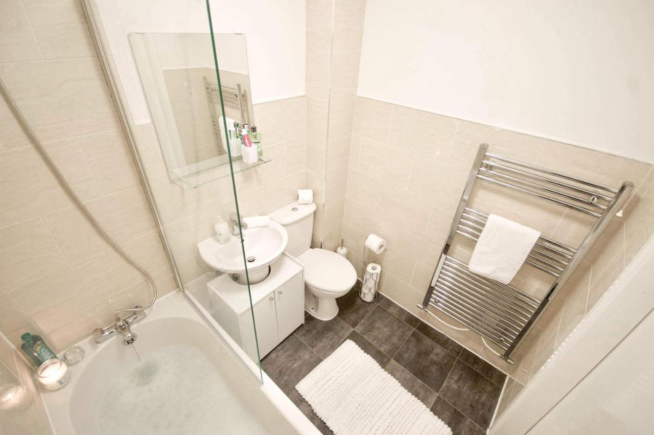 Affordable Digs Nr City Centre Sleeps5 Free Secure Parking Ковънтри Екстериор снимка